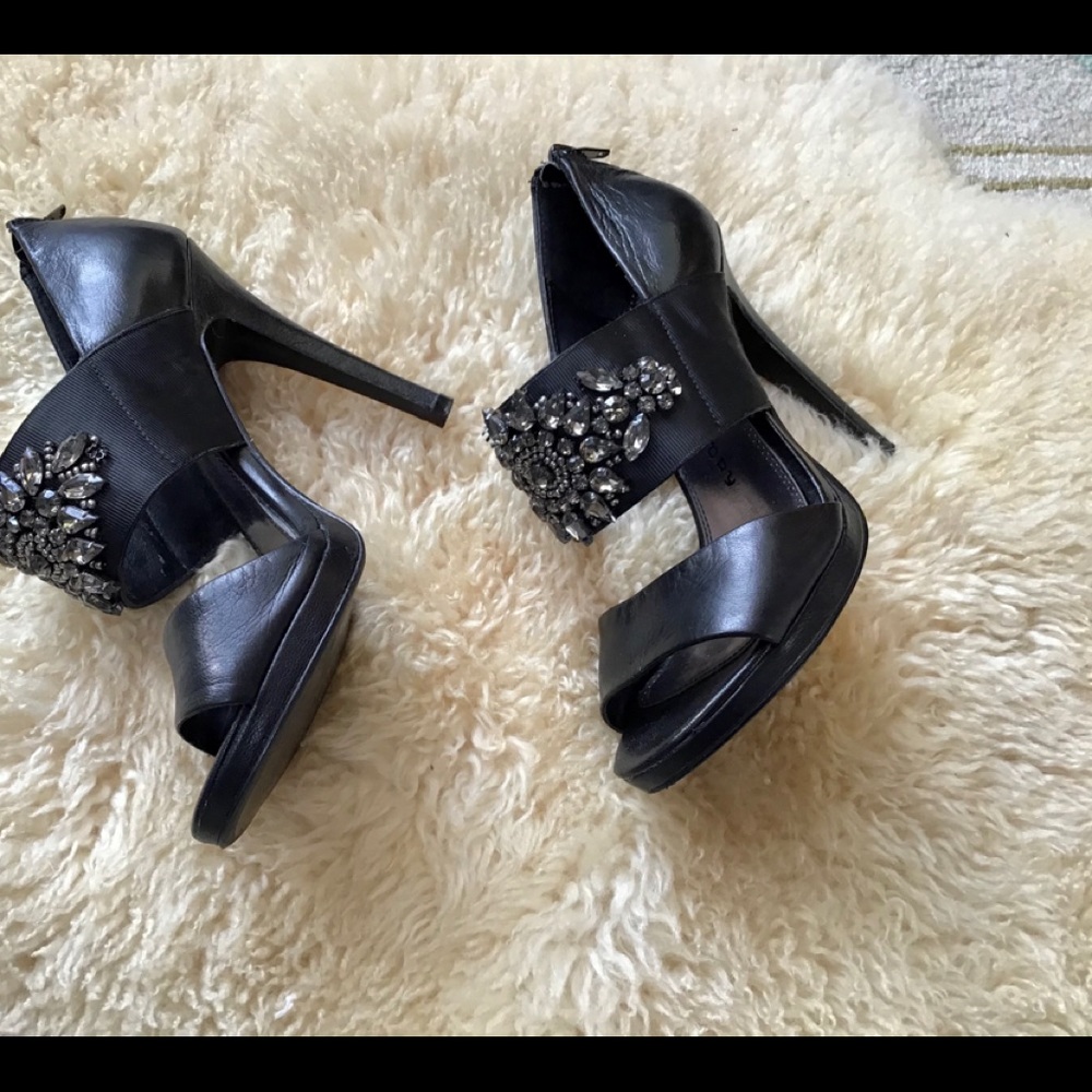Shoes - Picture 6 of 15